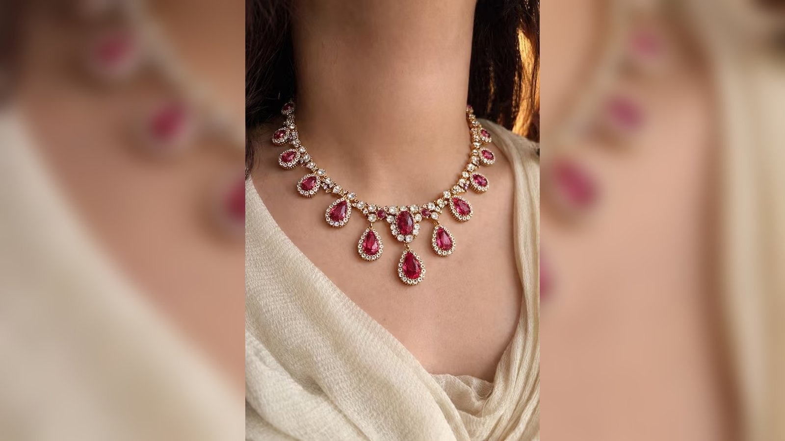 necklace_carousel_1920x1080